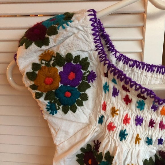 Vintage Hand Made Girl's Blouse. Beautiful stitch work. Size Small 6 year old - Picture 4 of 5